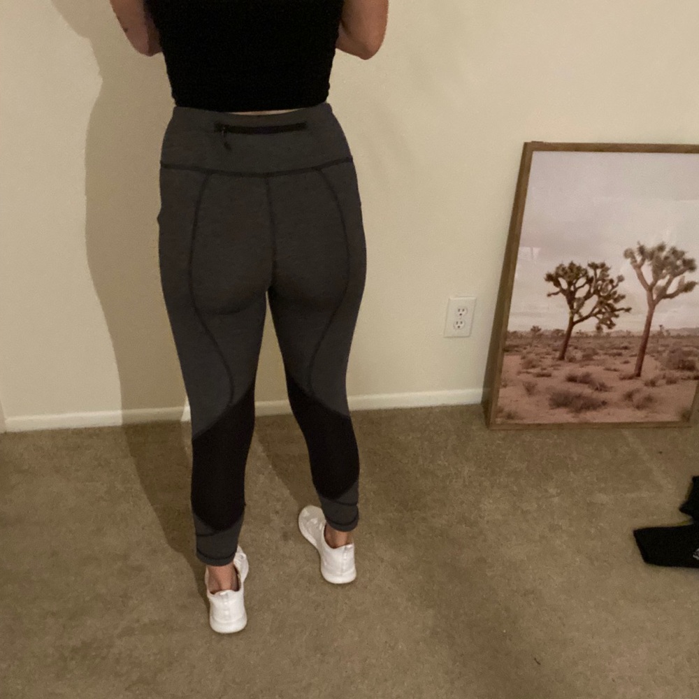 Grey and black mesh lululemon leggings - Picture 6 of 9